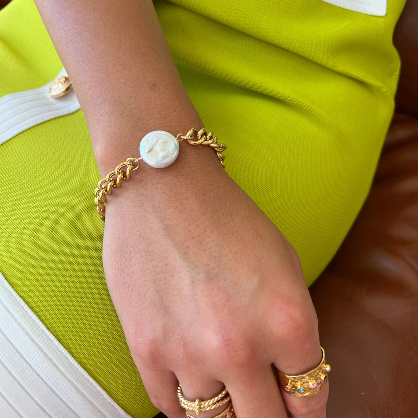 Gold Curb Chain with Coin Pearl Clasp Bracelet