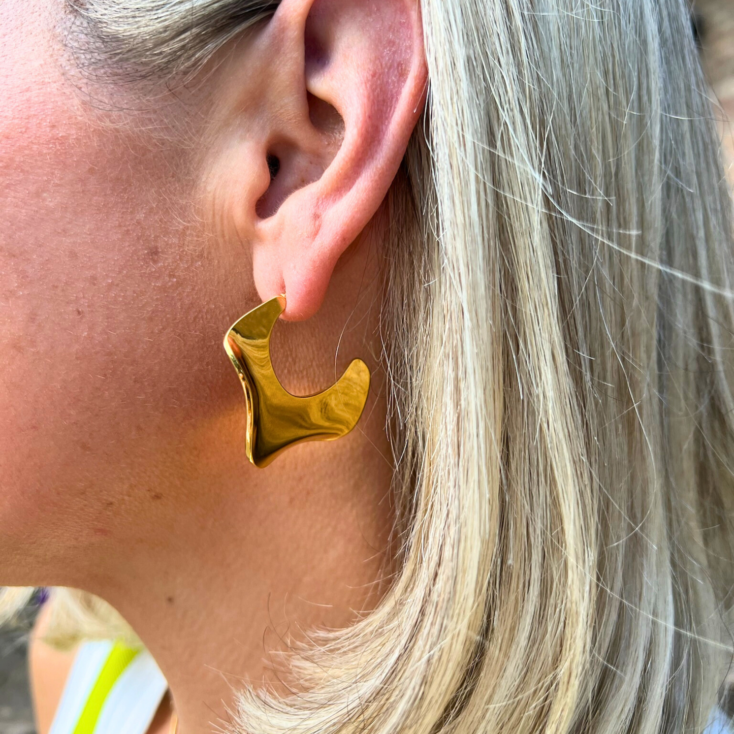 Gold Wave C-Hoop