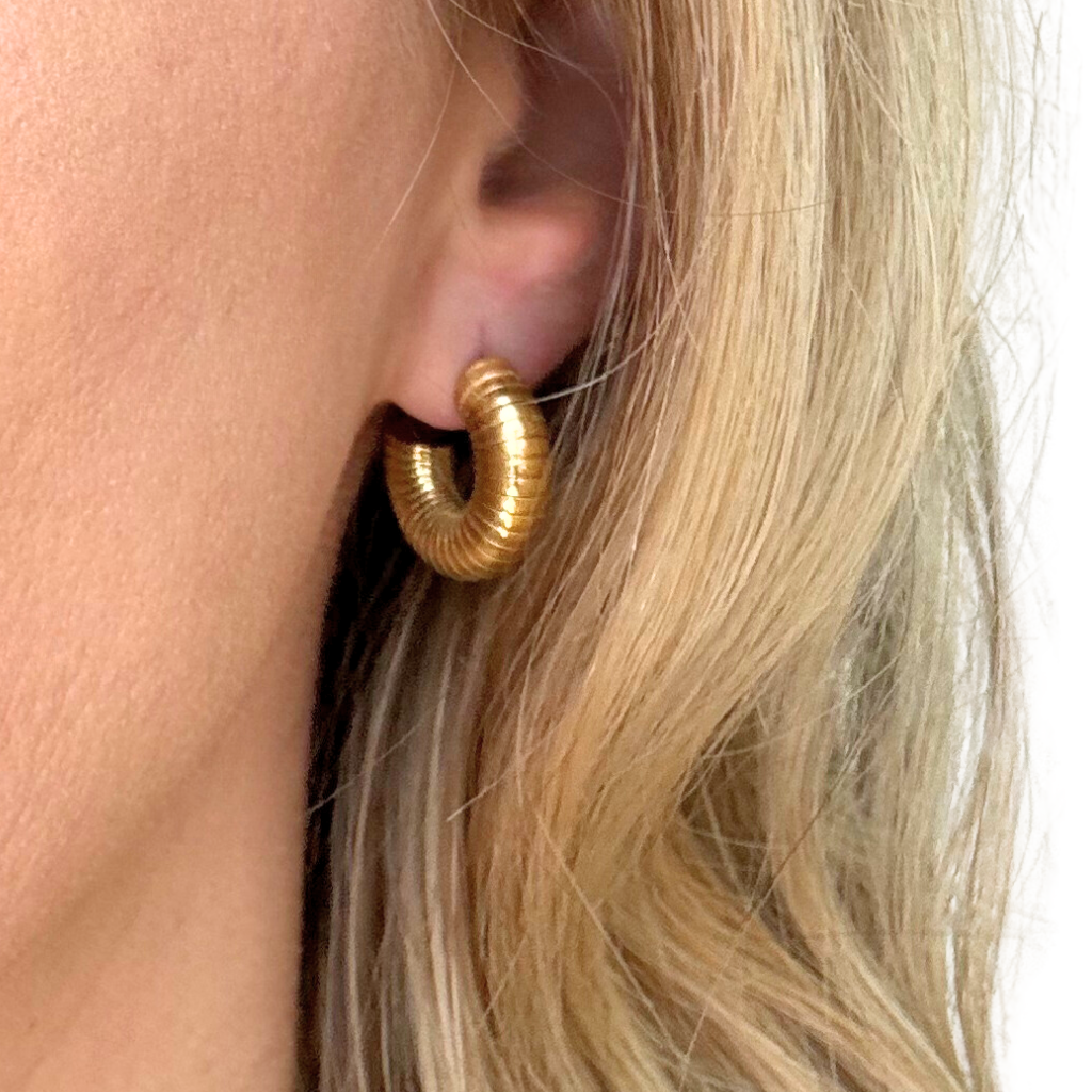 Gold Mini Ribbed C-Hoop