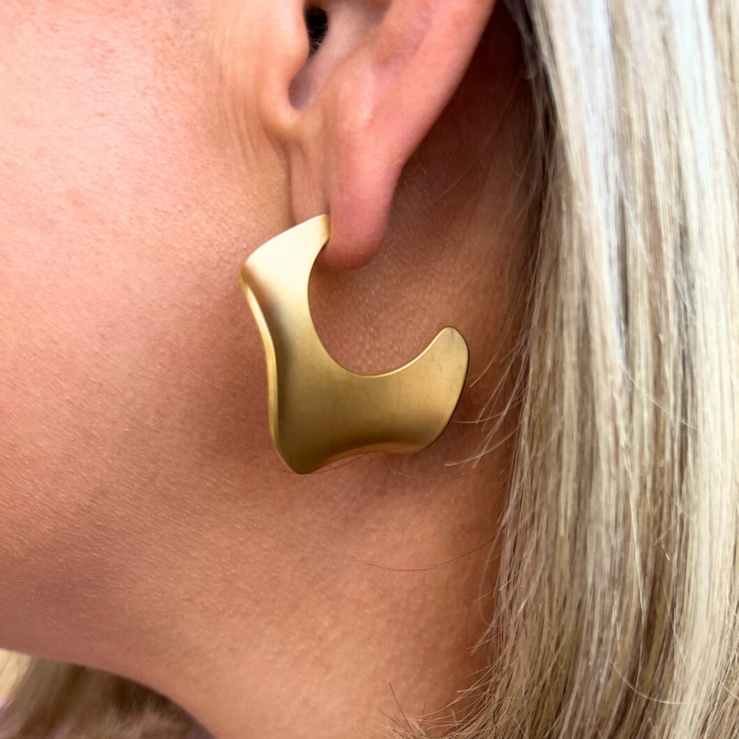 Gold Matte Wavy C-Hoop