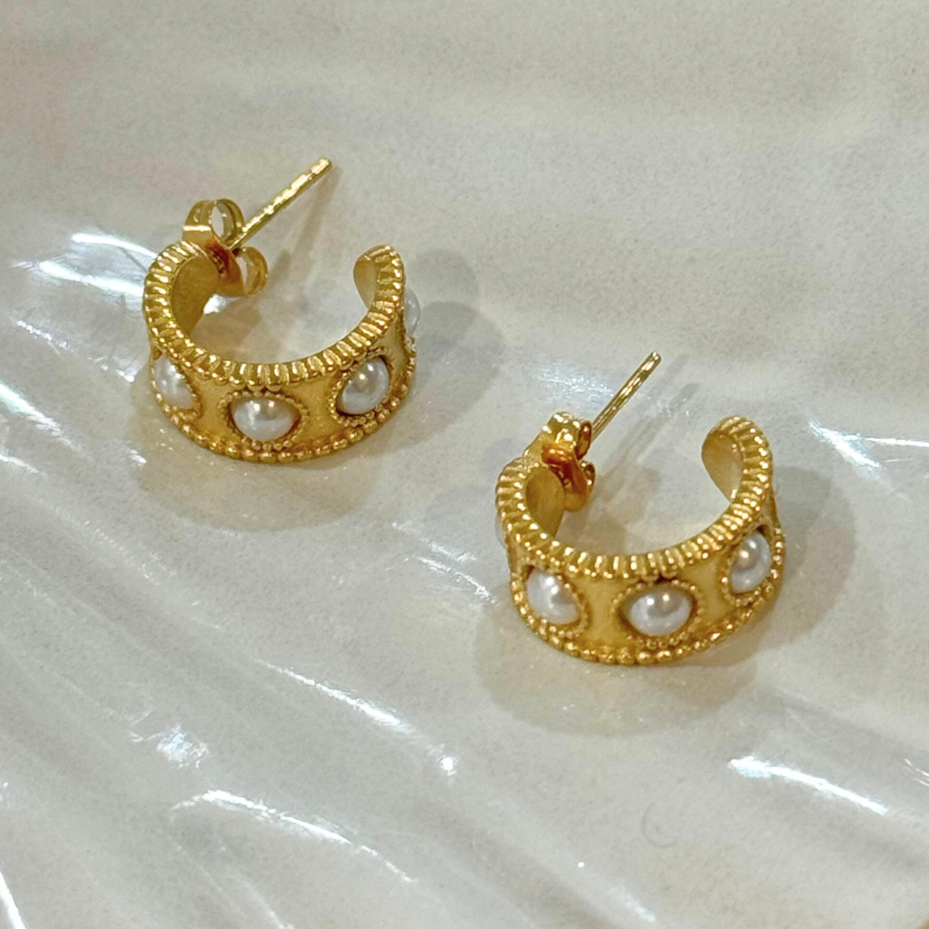 C-Shape Hoop with Pearls