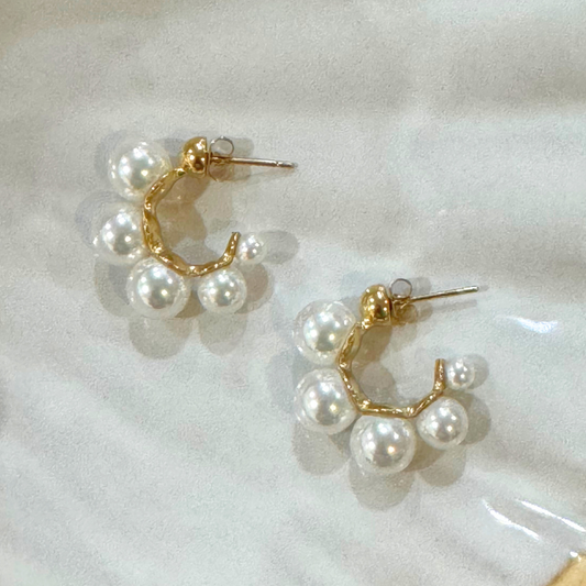 E168 5-Pearl C-Hoop