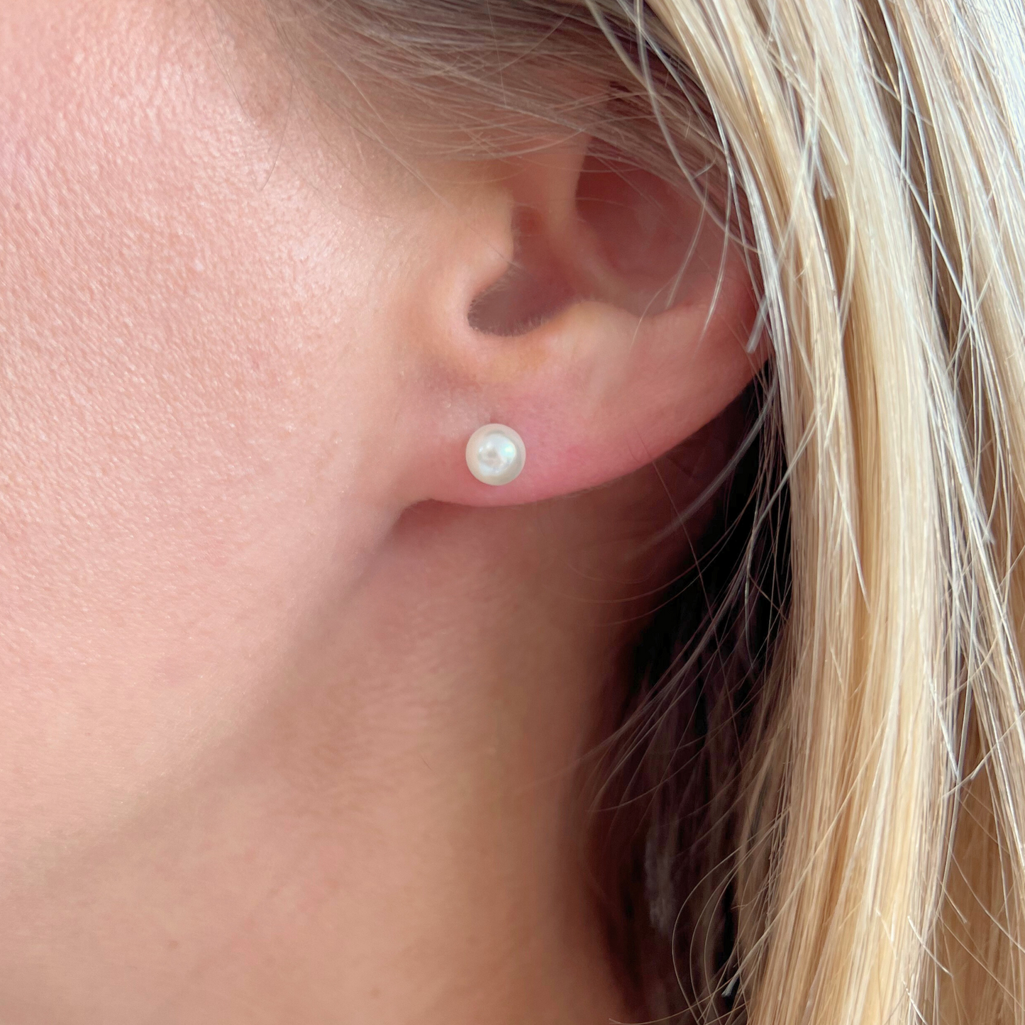 Pearl Stud Earring